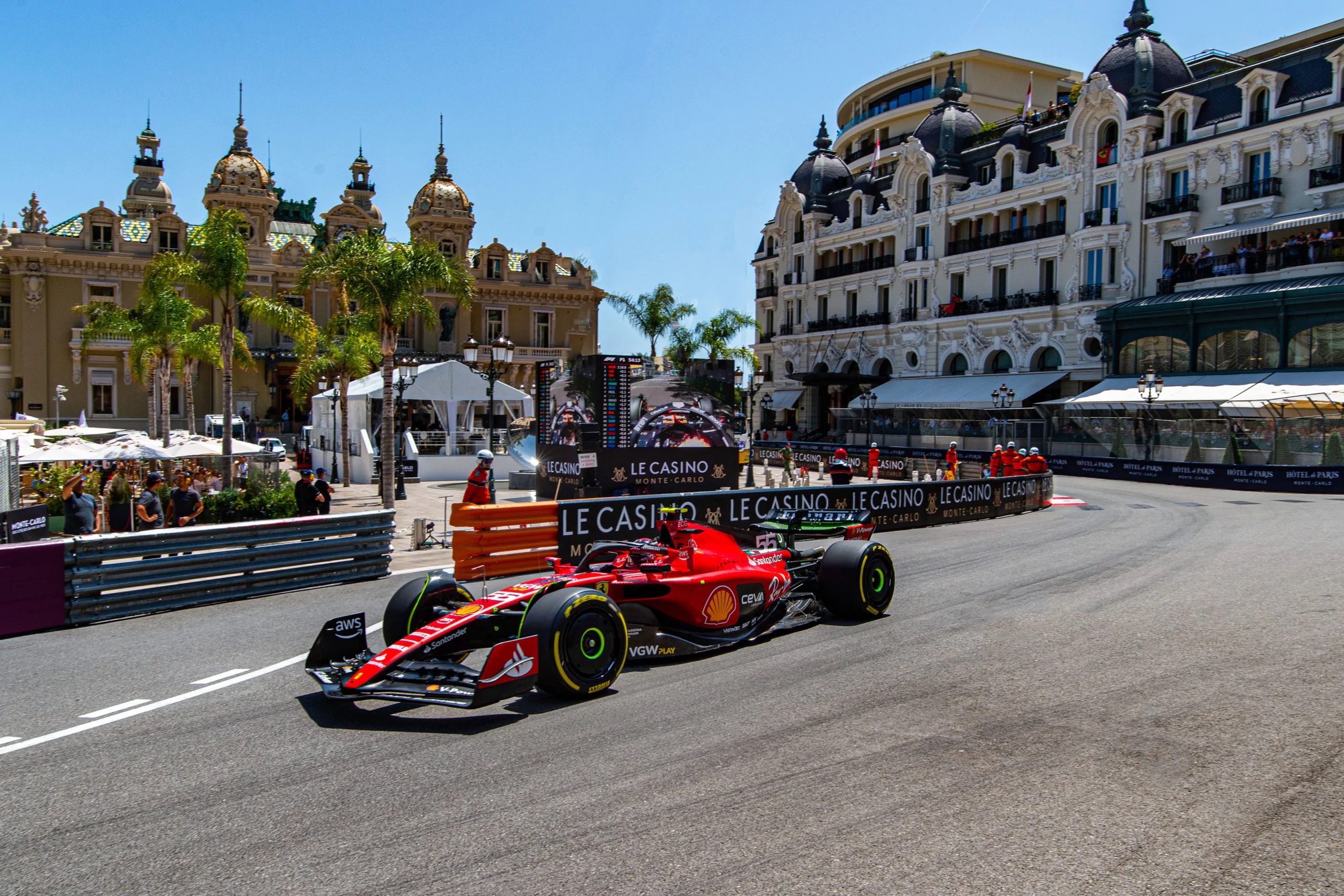 Monaco Grand Prix — Ferrari au Casino